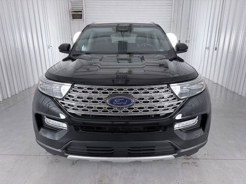 Used 2022 Ford Explorer Limited w/ Equipment Group 301A RWD image 2