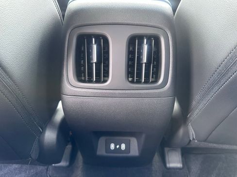 Used 2025 Hyundai Santa Cruz SEL FWD image 19