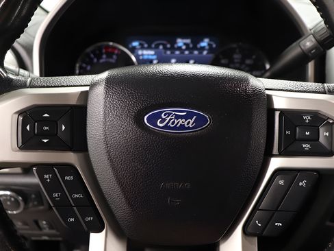 Used 2021 Ford F250 Lariat w/ Lariat Ultimate Package AWD/4WD image 14