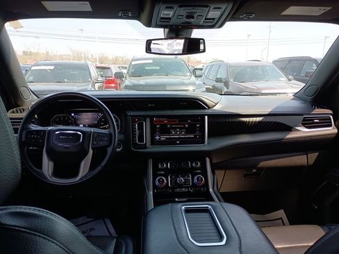 Used 2021 GMC Yukon Denali image 10