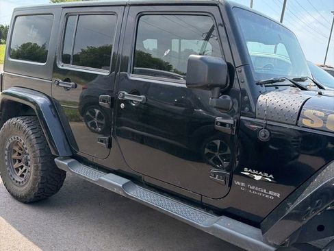Used 2016 Jeep Wrangler Unlimited Sahara w/ Connectivity Group AWD/4WD image 5