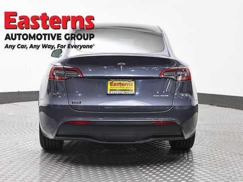 Used 2022 Tesla Model Y Long Range AWD/4WD image 6