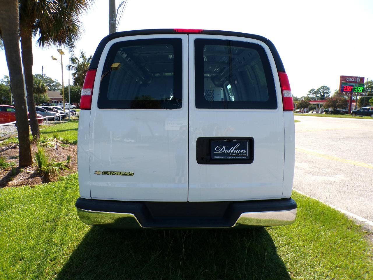 Used 2022 Chevrolet Express 2500 w/ Driver Convenience Package RWD image 6