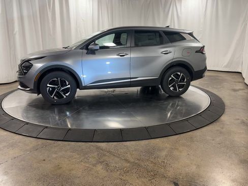 Certified 2025 Kia Sportage LX image 5
