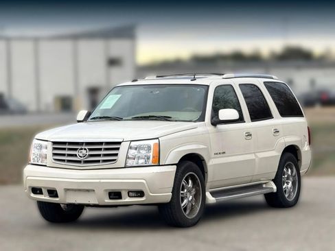 Used 2004 Cadillac Escalade 2WD image 4