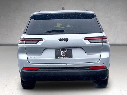 Used 2024 Jeep Grand Cherokee L Laredo image 4