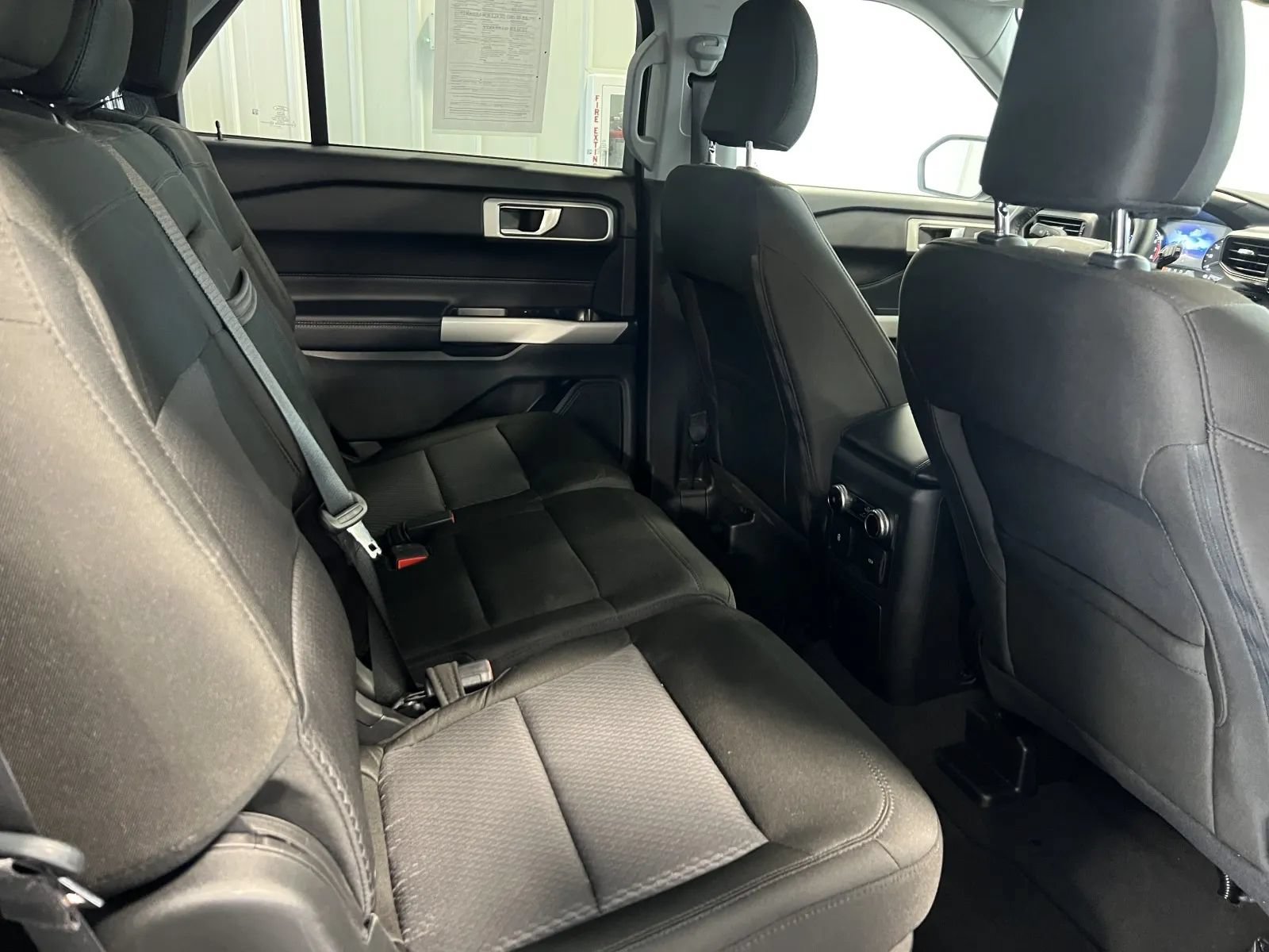 Used 2022 Ford Explorer XLT AWD/4WD image 41