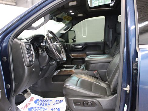 Used 2020 Chevrolet Silverado 2500 High Country image 9