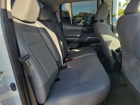 Used 2018 Toyota Tacoma SR5 image 15