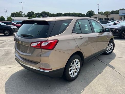 Used 2018 Chevrolet Equinox LS FWD image 6