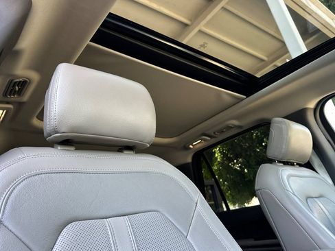 Used 2019 Ford Expedition Limited w/ Texas Edition Package RWD image 17