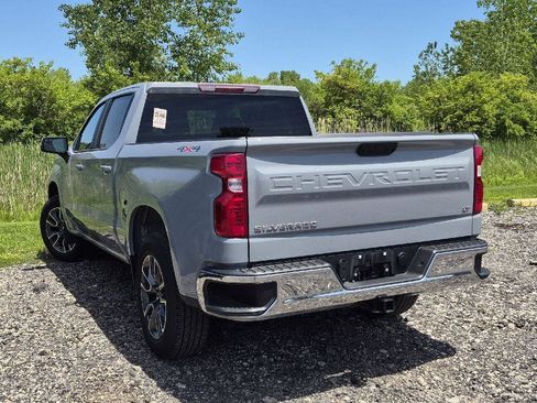 Used 2024 Chevrolet Silverado 1500 LT AWD/4WD image 5