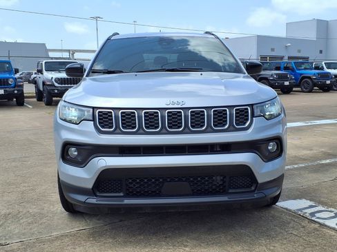 Used 2024 Jeep Compass Latitude AWD/4WD image 23