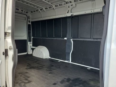 Used 2024 RAM ProMaster 2500 w/ Convenience Group FWD image 10