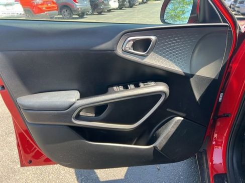 Certified 2022 Kia Soul LX image 24