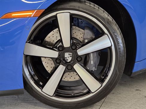 Certified 2025 Porsche 911 Carrera image 23