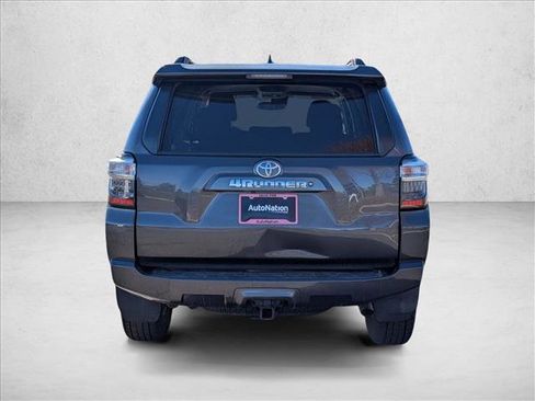 Used 2020 Toyota 4Runner SR5 image 6