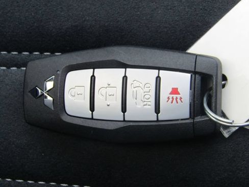 Used 2026 Mitsubishi Outlander SE FWD image 37