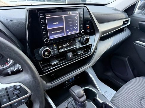 Used 2022 Toyota Highlander L image 26