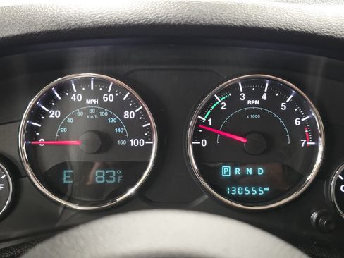 Used 2015 Jeep Wrangler Unlimited Sahara w/ Connectivity Group AWD/4WD image 33