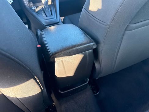 Used 2016 Ford Focus SE w/ SE Power Seat Package image 15