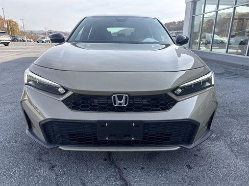 Used 2025 Honda Civic Sport Touring image 2