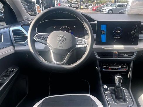 New 2026 Volkswagen Taos SE FWD image 5
