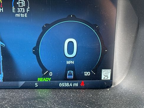 Used 2025 Ford F150 Lariat w/ Equipment Group 501A Mid image 25