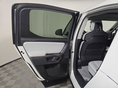 Used 2022 Rivian R1T Adventure image 17