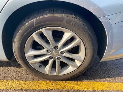Used 2018 Chevrolet Malibu LT FWD image 13