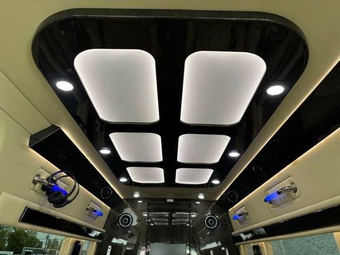 Used 2021 Mercedes-Benz Sprinter 3500 image 49