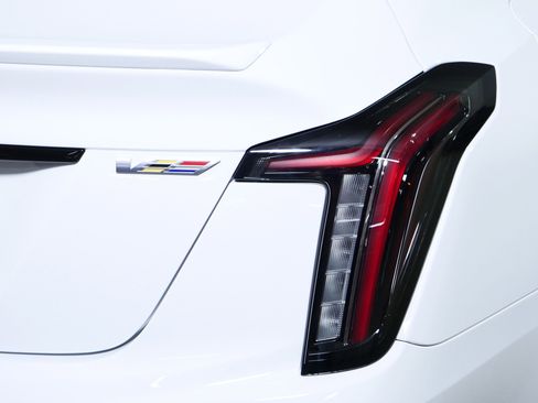 Used 2023 Cadillac CT5 V w/ Premium Package RWD image 17