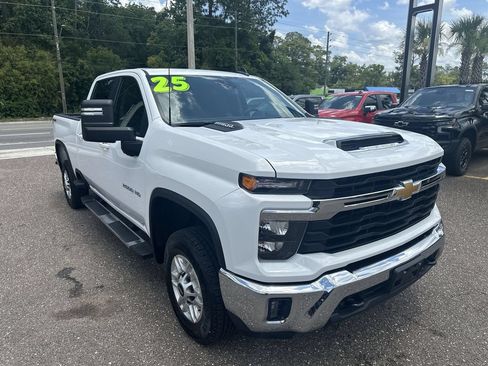 Used 2025 Chevrolet Silverado 2500 LT w/ Convenience Package AWD/4WD image 10