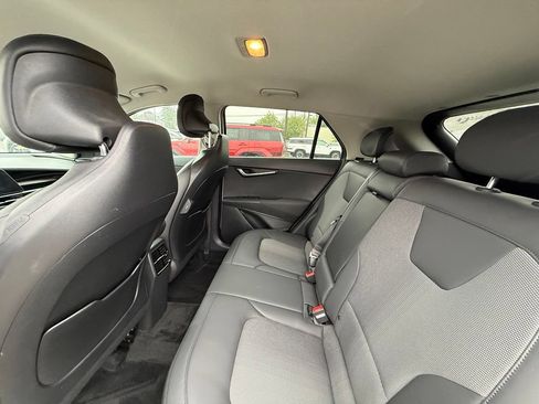 Used 2024 Kia Niro EX w/ EX Cold Weather Package FWD image 16