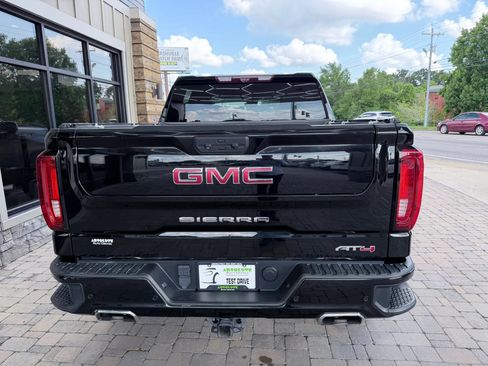 Used 2022 GMC Sierra 1500 AT4 w/ Technology Package AWD/4WD image 5