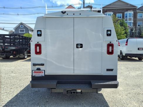 New 2024 GMC Savana 3500 w/ Power Convenience Package image 25