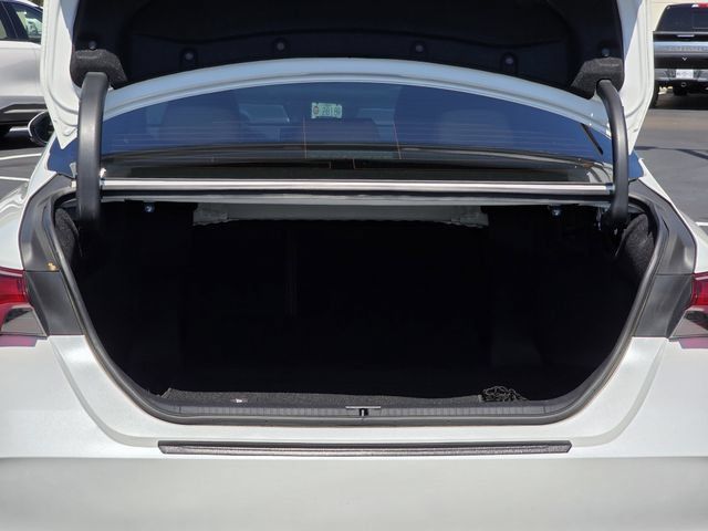 Used 2021 Toyota Avalon Limited FWD image 31