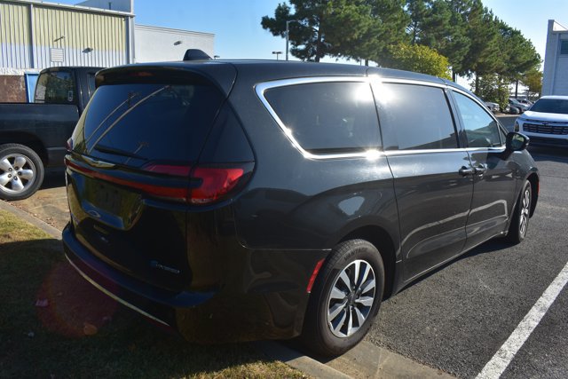 Used 2023 Chrysler Pacifica Touring-L FWD image 5