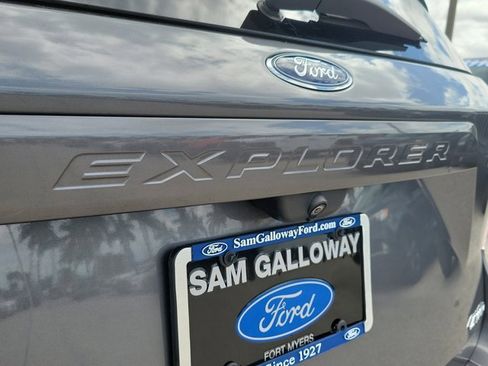 Certified 2022 Ford Explorer XLT w/ Equipment Group 202A image 11