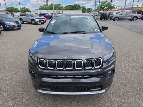 Used 2023 Jeep Compass Limited w/ Sun and Sound Group AWD/4WD image 8
