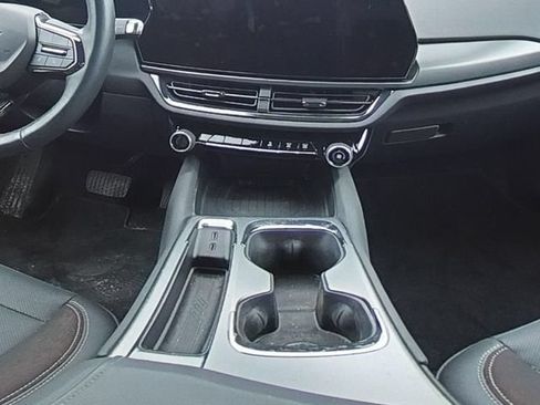 Used 2024 Chevrolet Equinox EV RS FWD image 22