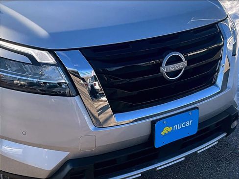 Certified 2024 Nissan Pathfinder SL image 31