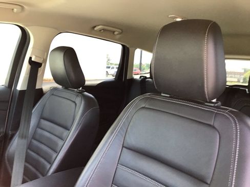 Used 2019 Ford Escape Titanium FWD image 3