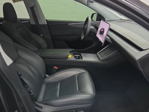 Used 2026 Tesla Model Y AWD image 7