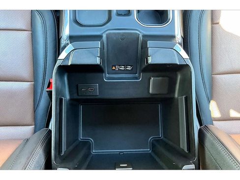 Used 2024 Chevrolet Silverado 1500 High Country w/ Technology Package AWD/4WD image 25
