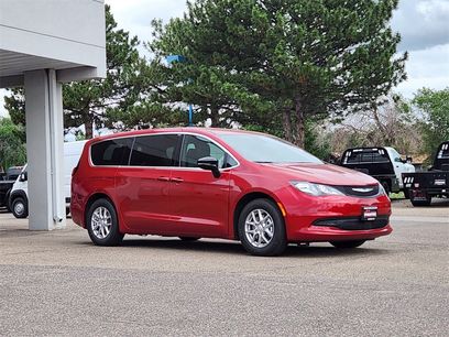 New 2025 Chrysler Pacifica Select
