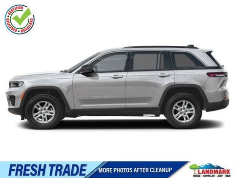 Used 2025 Jeep Grand Cherokee Altitude AWD/4WD image 1