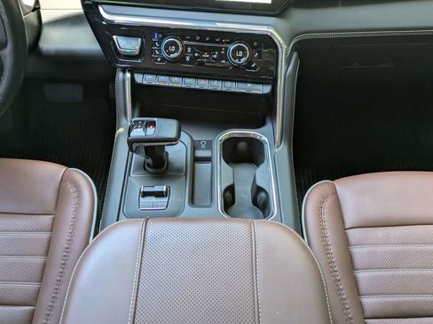 Used 2023 GMC Sierra 1500 Denali Ultimate AWD/4WD image 18