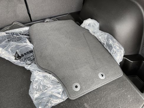 Used 2023 Chevrolet Blazer LT image 37