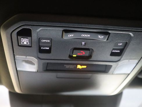 Used 2024 Toyota Tacoma Limited w/ Limited Package (LT) image 59